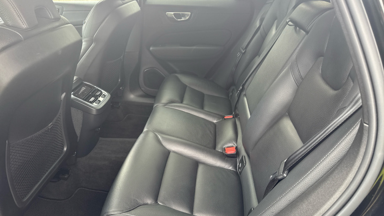 Volvo Xc60 2.0 B4P Plus Dark 5dr Geartronic Petrol Estate